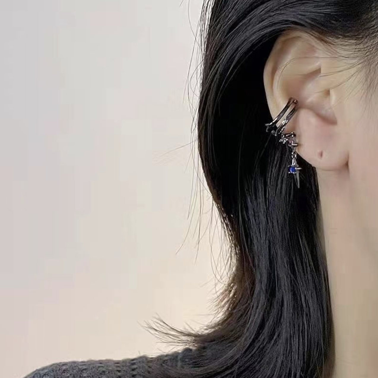 字母圈的爱情真相：斯慕圈中的爱与现实的较量