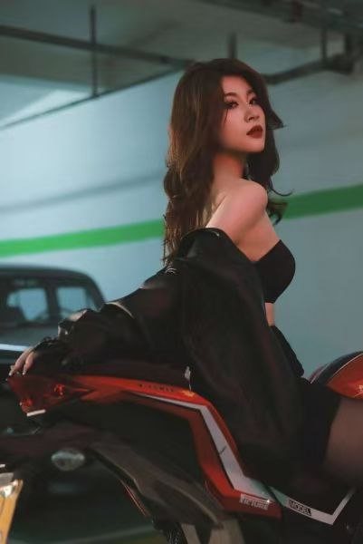 西安女王(瑜伽老师)