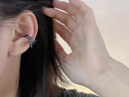 字母圈的爱情真相：斯慕圈中的爱与现实的较量