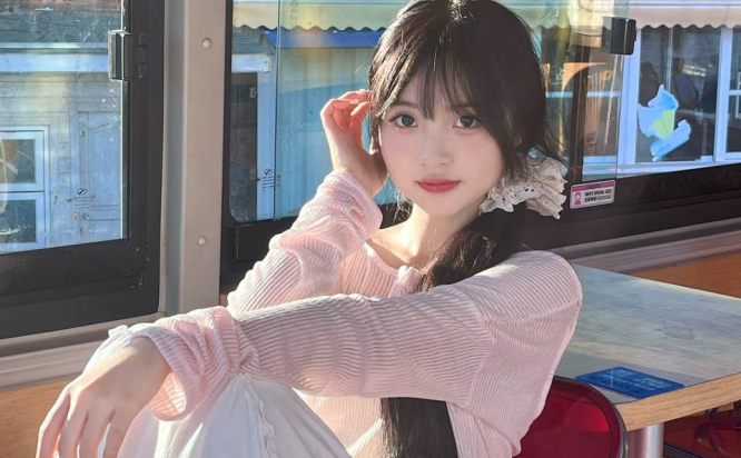 探索字母圈新天地：艾斯慕斯女王之家社区免费加入