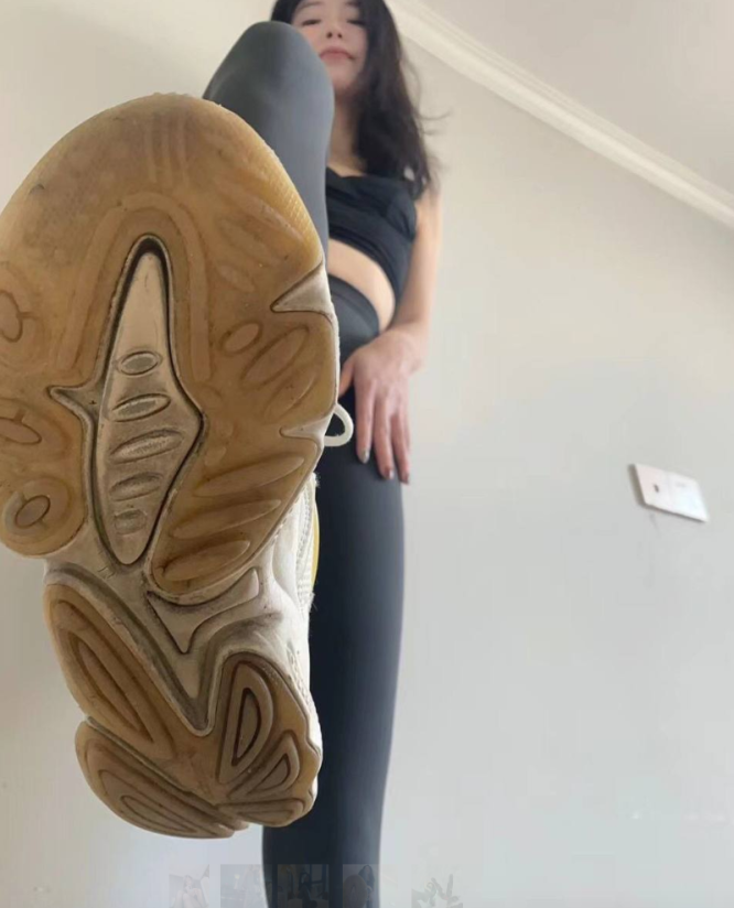 字母圈新手：一位女大学生的BDSM探索之旅